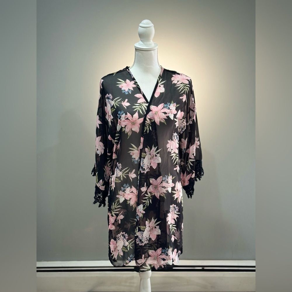 SALE! Black/Pink Pinkblush Caftan Size L EUC